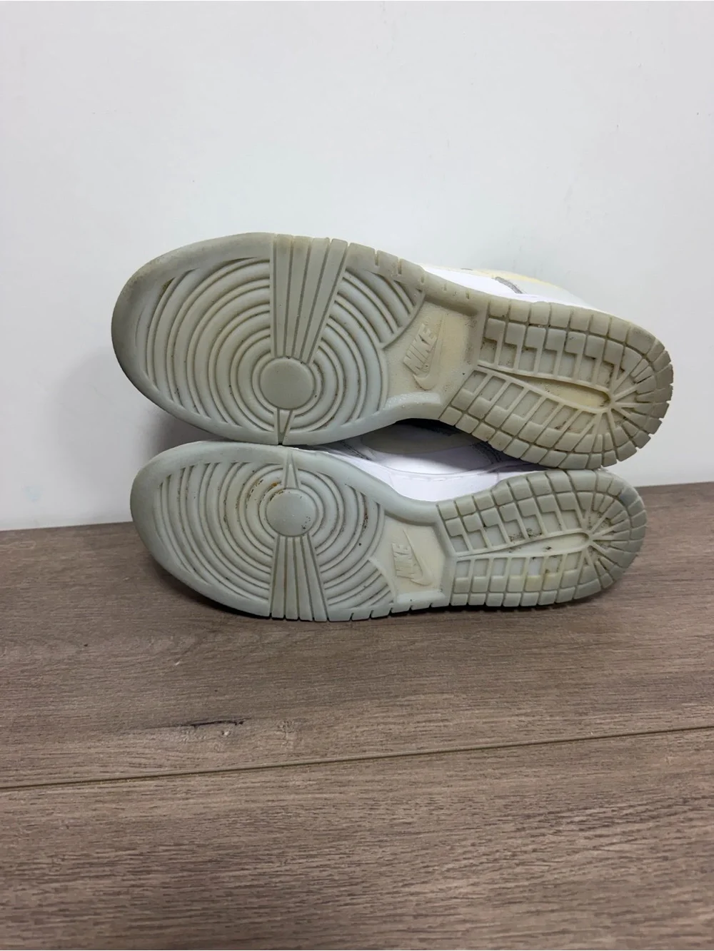 Used women Nike Dunk Low shoes size 7.5